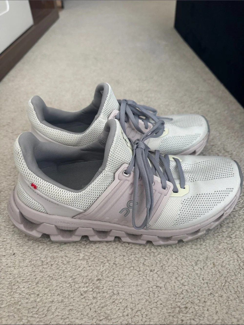 ON Cloud Swift Running Women's Cloud Running Shoes in Light Gray and Pale Purple